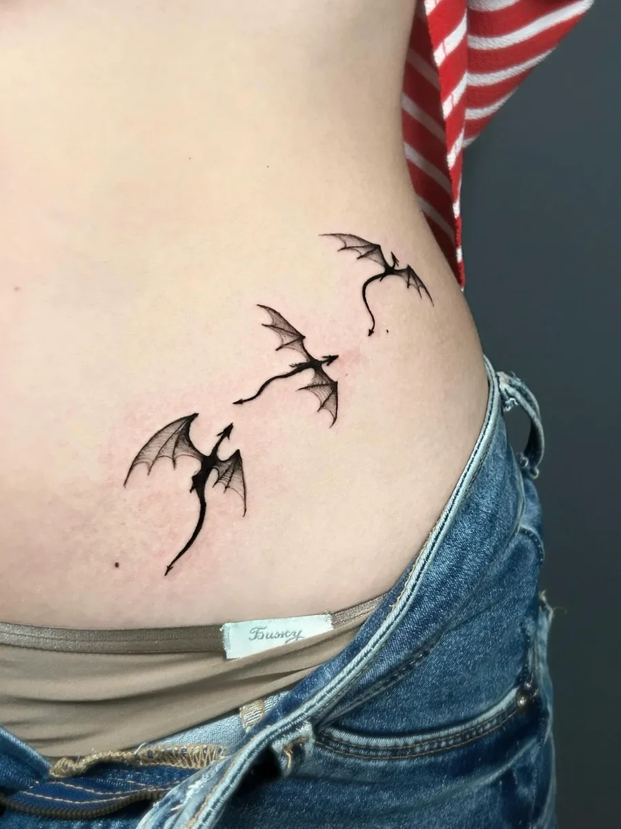 Малка татуировка дракони — Море От Мастило Бургас