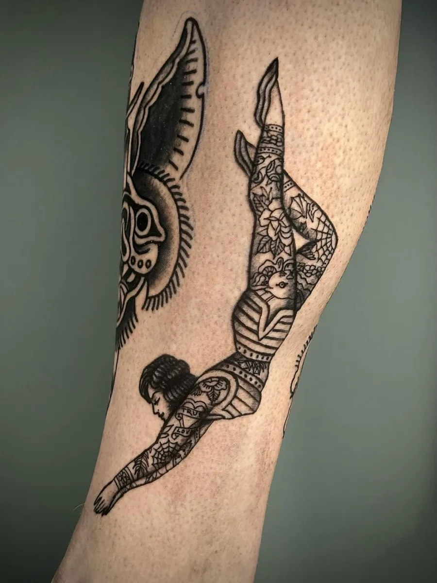 Blackwork traditional татуировка — Море От Мастило Бургас