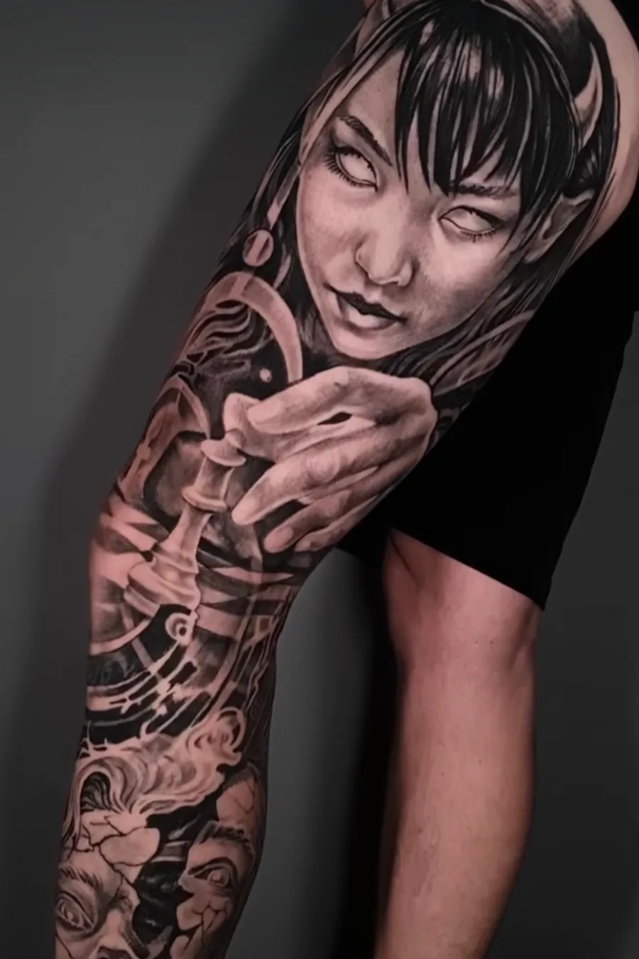 Blackwork реализъм ръкав татуировка — Море От Мастило Бургас