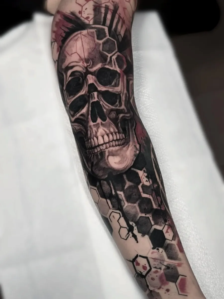 Реалистичен skull ръкав с хексагони — Море От Мастило Бургас